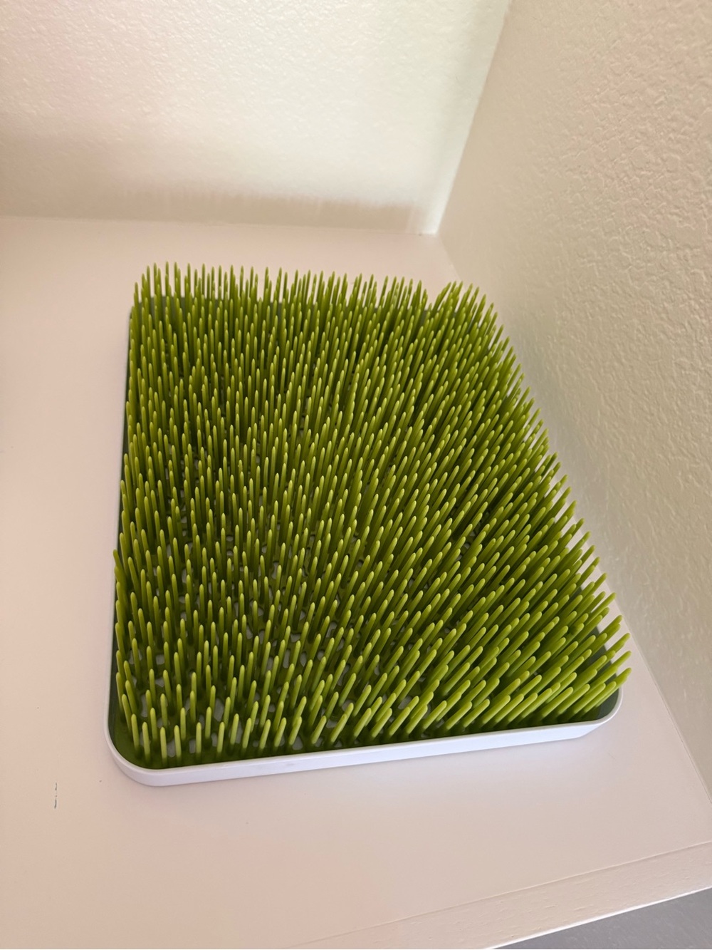 Boon LAWN Countertop Drying Rack Green & White Baby Bottle Drying Rack